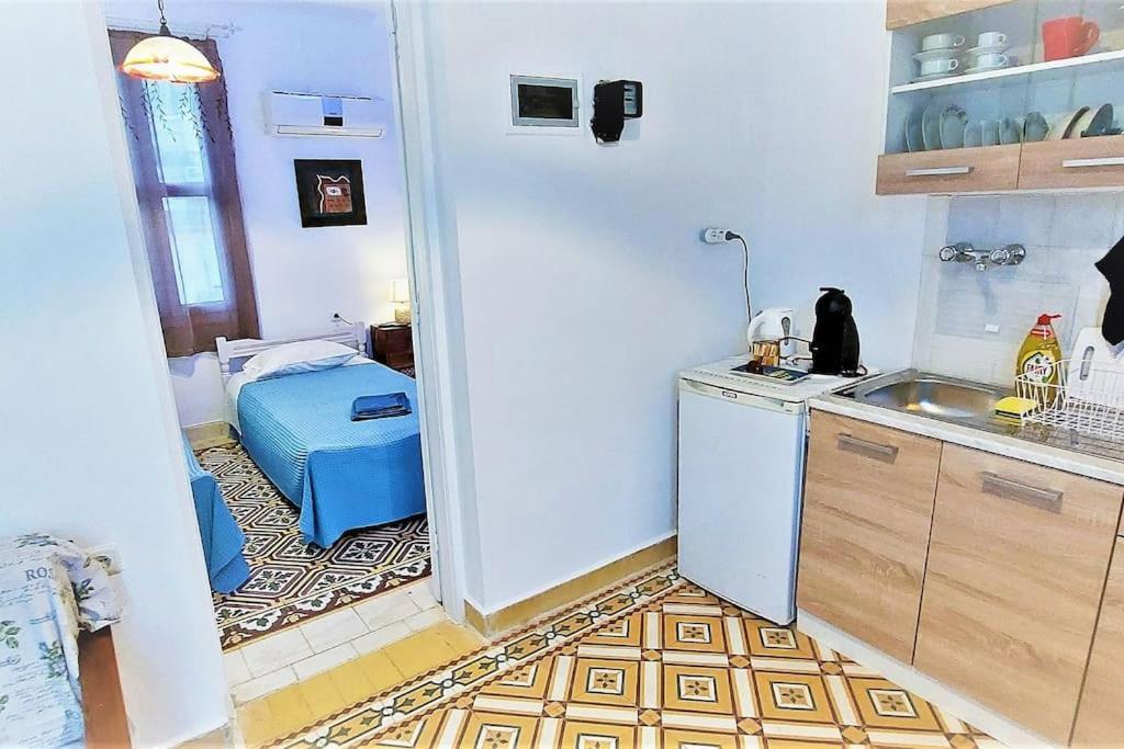 Christin P. Cute With Patio Appartement
